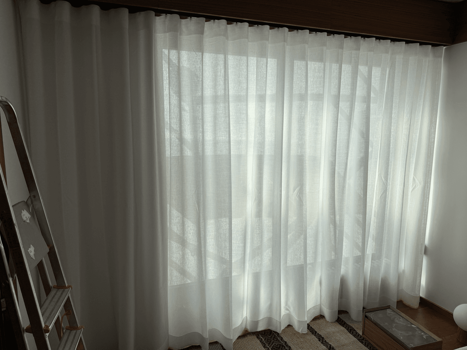 Quarto em Sintra com cortinas veludo motorizadas